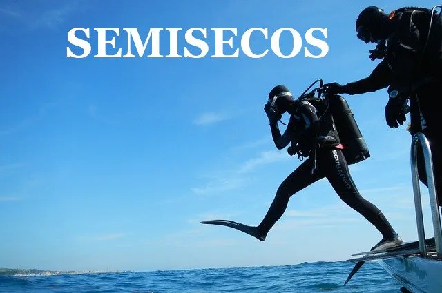 Traje de buceo semiseco